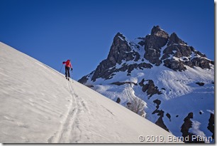 Aufstieg H&ouml;ferspitze mit Gro&szlig;er Widderstein im Hintergrund