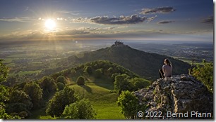 Sonnenuntergang hinter der Burg Hohenzollern