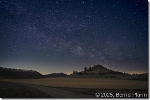 Milchstra&szlig;e &uuml;ber dem Kornb&uuml;hl in Salmendingen